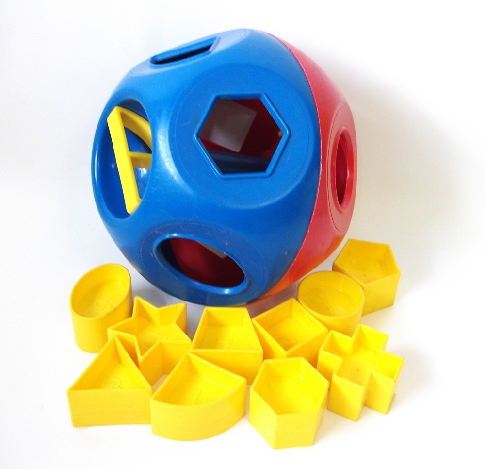 Shape sorter toy